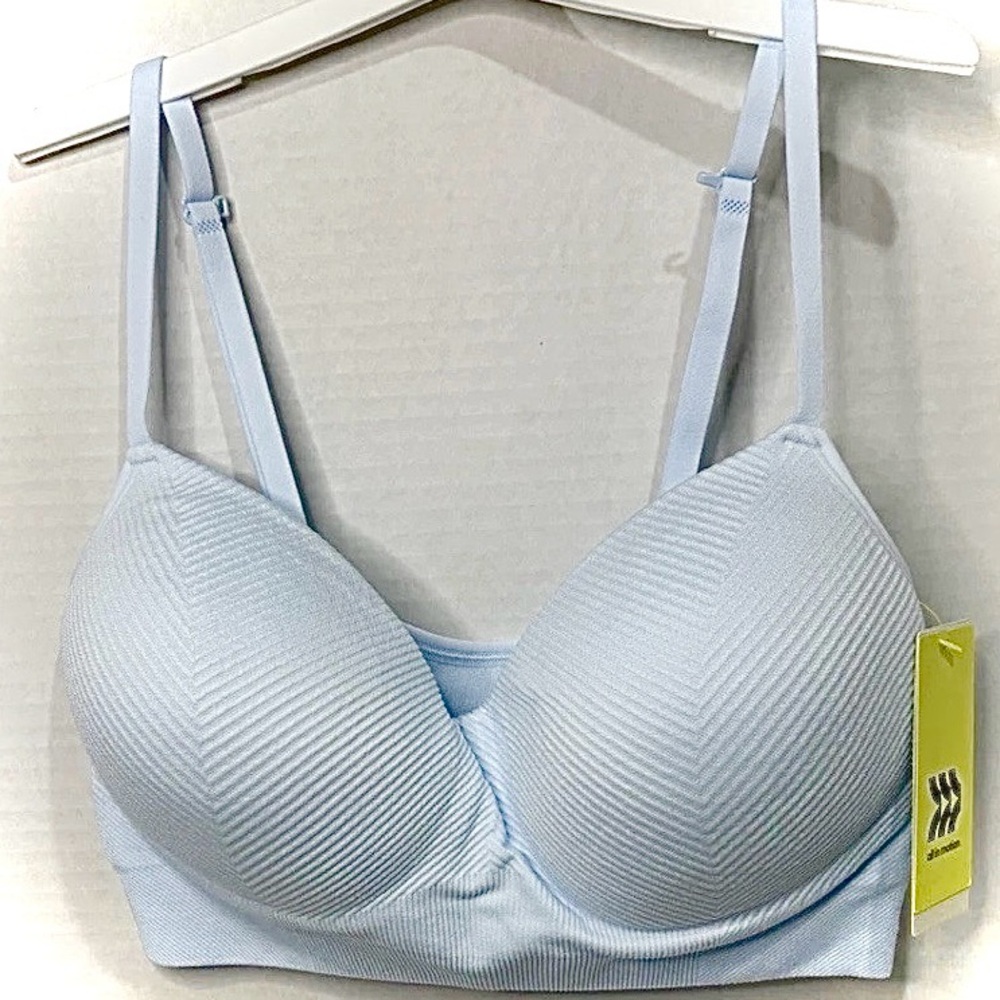 All In Motion Seamless Medium Support Sports Bra light blue NWT X-SMALL